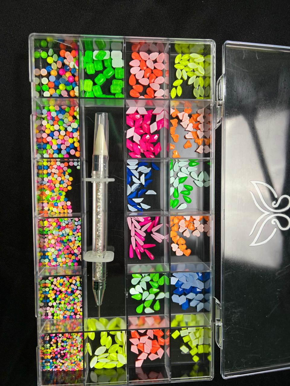 Caja de cristales con katana