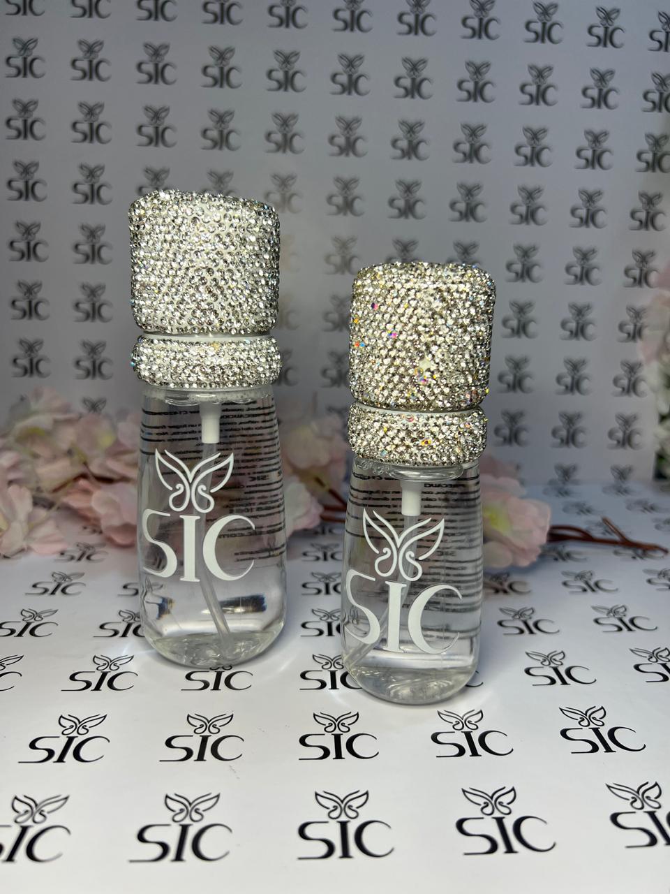 Spray sanitizante con incrustaciones de diamantes