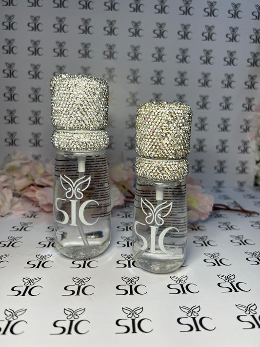 Spray sanitizante con incrustaciones de diamantes